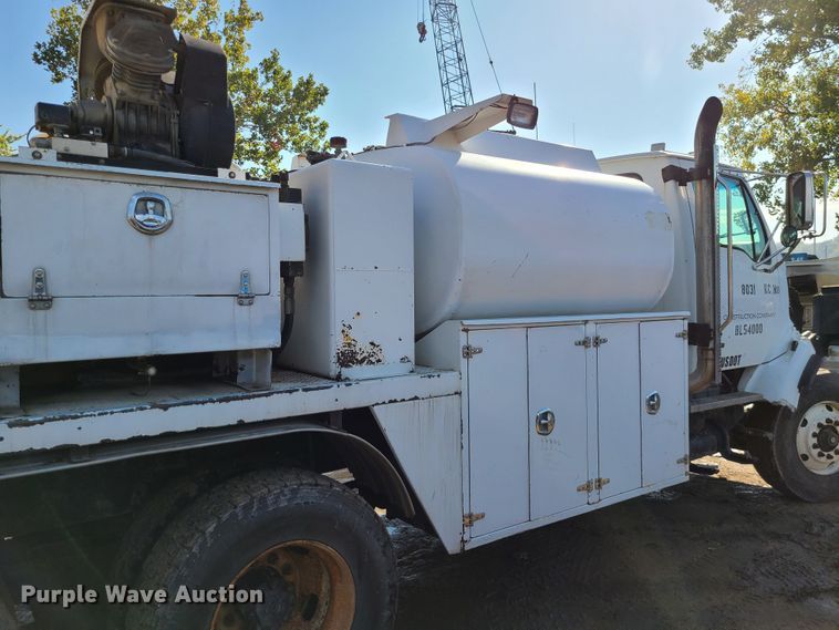 image for item JG9305 2005 Sterling LT7500  fuel / lube truck