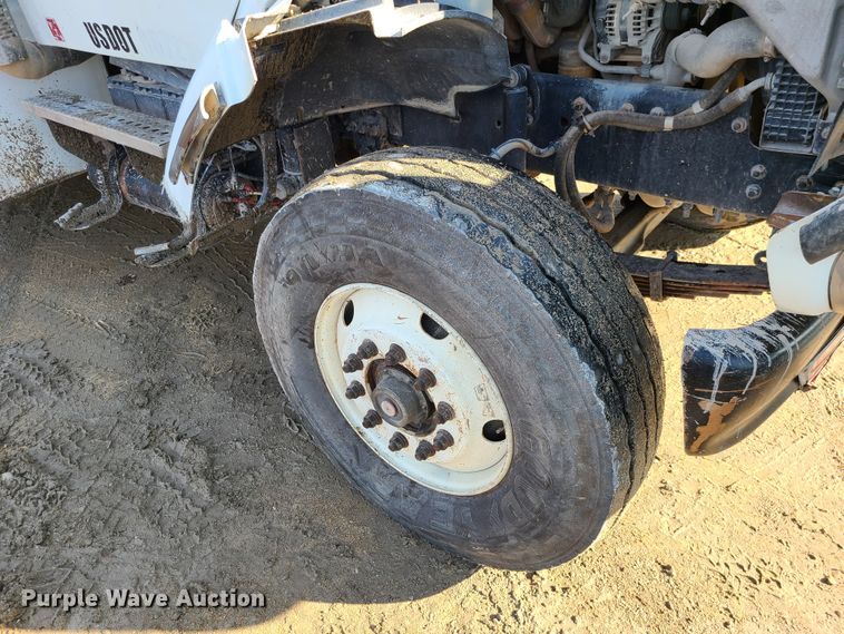 image for item JG9305 2005 Sterling LT7500  fuel / lube truck