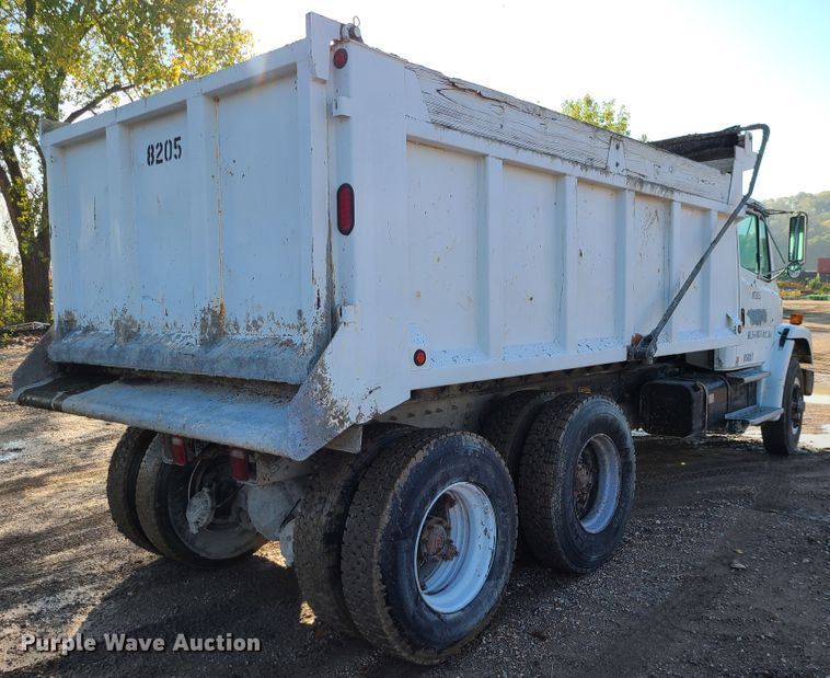 image for item JG9307 1998 Freightliner FL80  dump truck