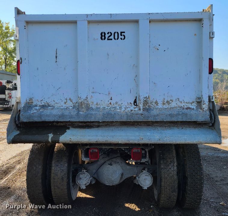 image for item JG9307 1998 Freightliner FL80  dump truck