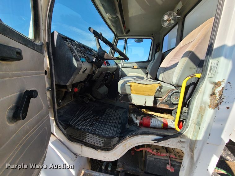image for item JG9307 1998 Freightliner FL80  dump truck