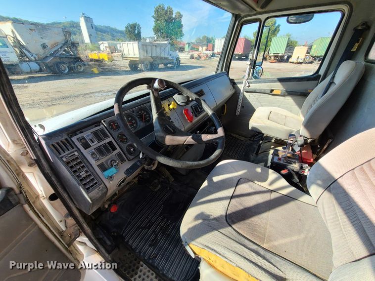 image for item JG9307 1998 Freightliner FL80  dump truck