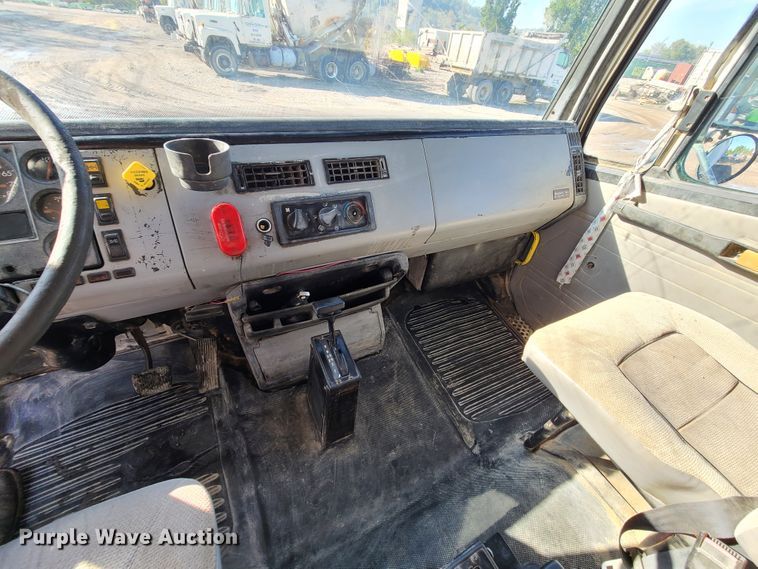 image for item JG9307 1998 Freightliner FL80  dump truck
