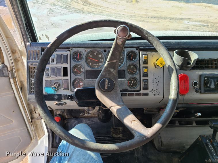 image for item JG9307 1998 Freightliner FL80  dump truck