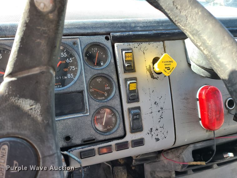 image for item JG9307 1998 Freightliner FL80  dump truck