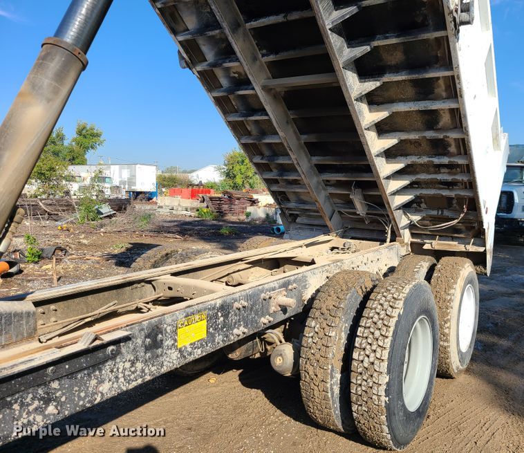 image for item JG9307 1998 Freightliner FL80  dump truck
