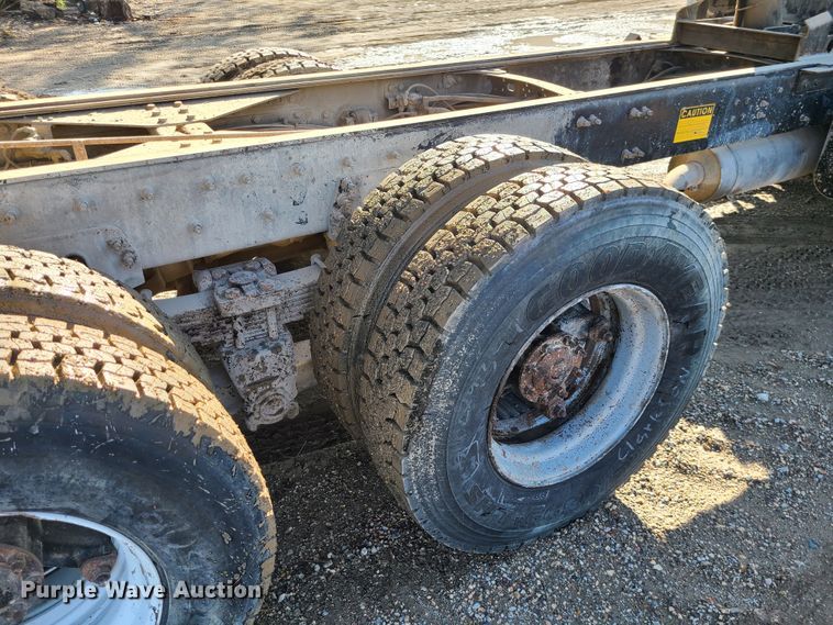 image for item JG9307 1998 Freightliner FL80  dump truck