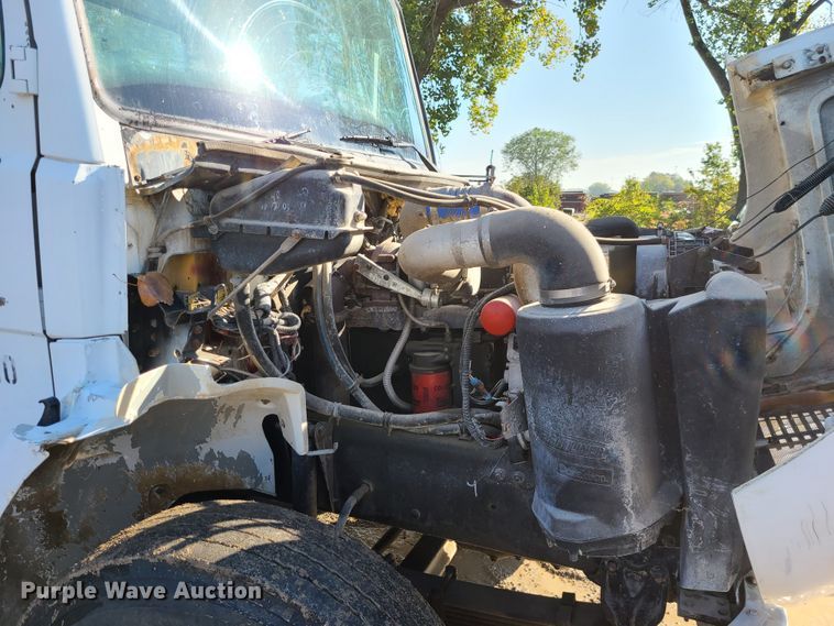 image for item JG9307 1998 Freightliner FL80  dump truck