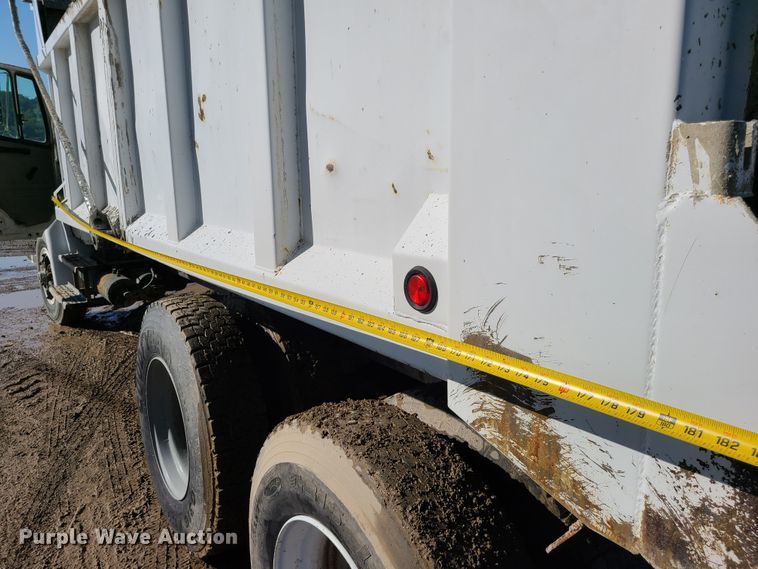 image for item JG9307 1998 Freightliner FL80  dump truck