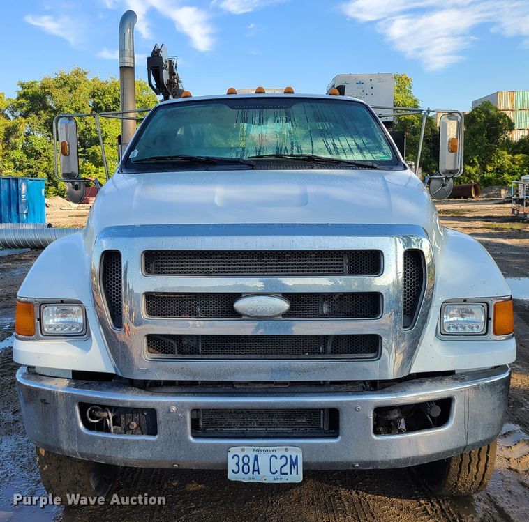 image for item JG9312 2008 Ford F750  utility / service truck