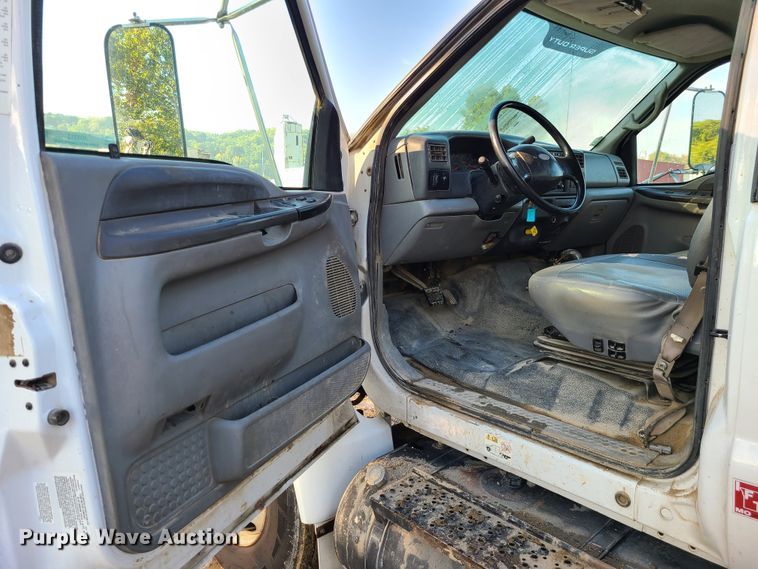 image for item JG9312 2008 Ford F750  utility / service truck