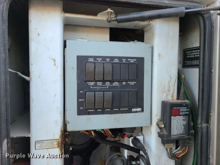 image for item JG9312 2008 Ford F750  utility / service truck