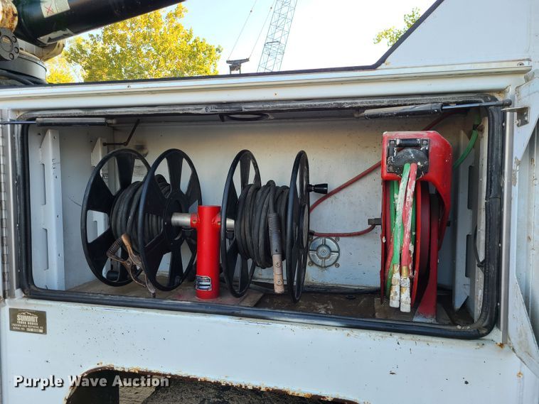 image for item JG9312 2008 Ford F750  utility / service truck