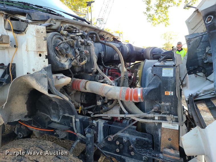 image for item JG9312 2008 Ford F750  utility / service truck