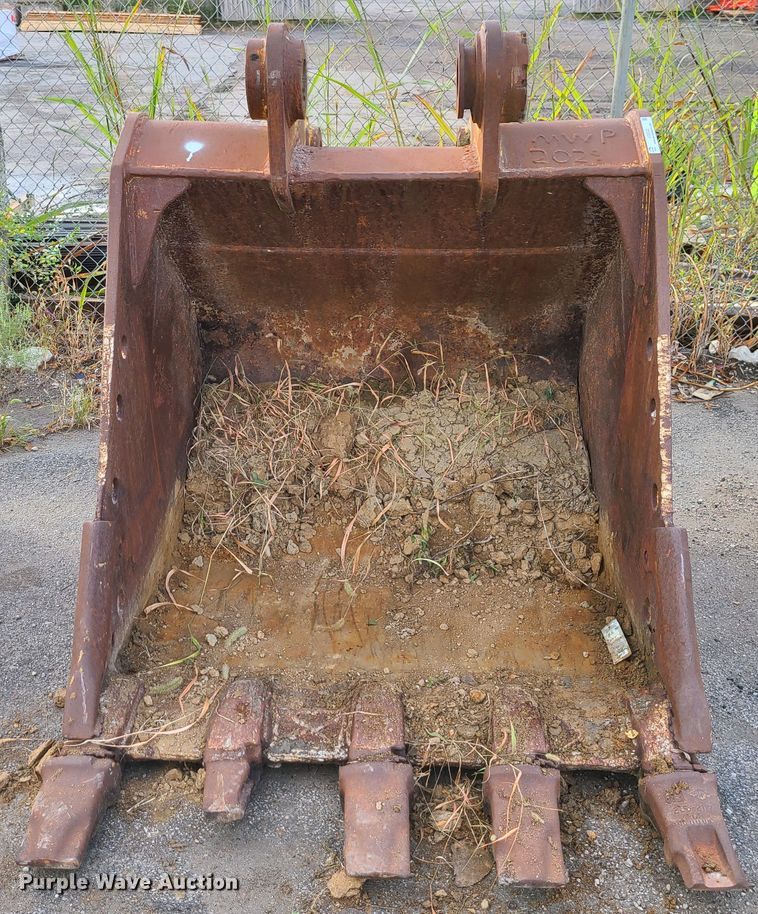 image for item JG9332 Caterpillar  54" excavator bucket