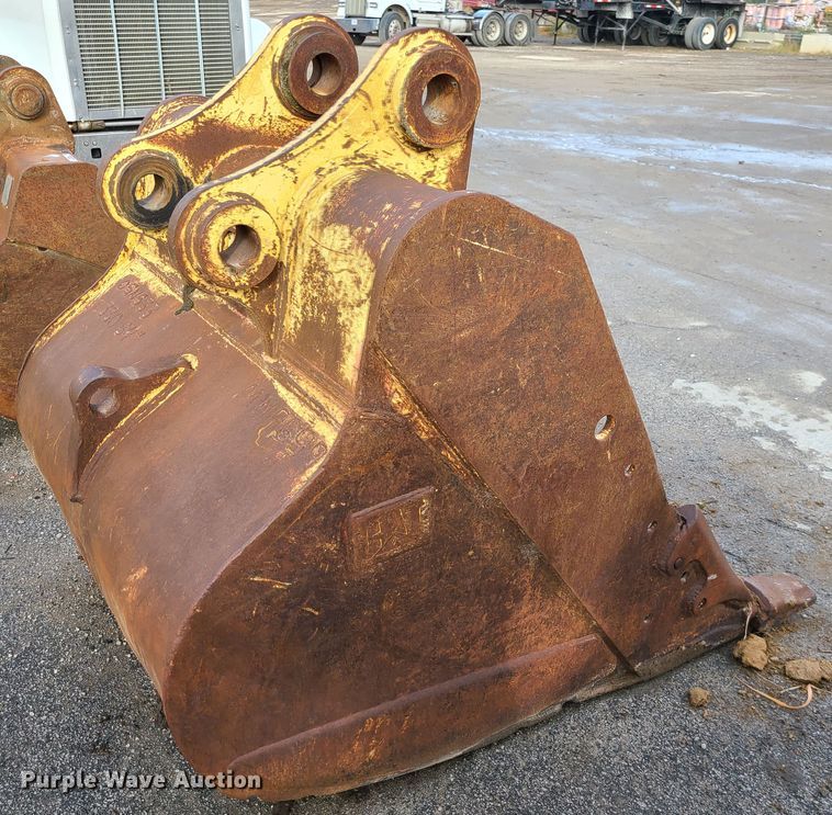 image for item JG9332 Caterpillar  54" excavator bucket