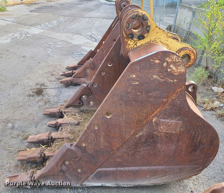 image for item JG9332 Caterpillar  54" excavator bucket