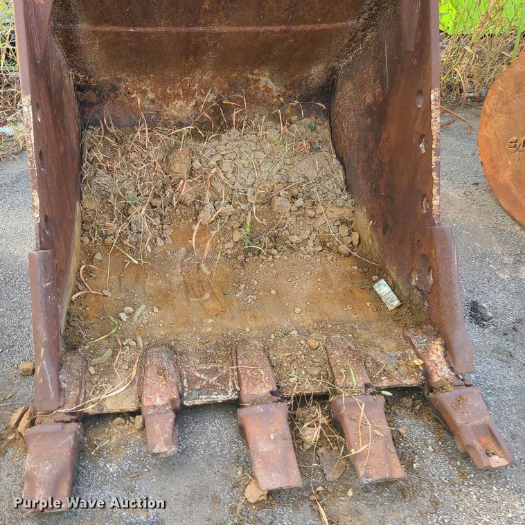 image for item JG9332 Caterpillar  54" excavator bucket