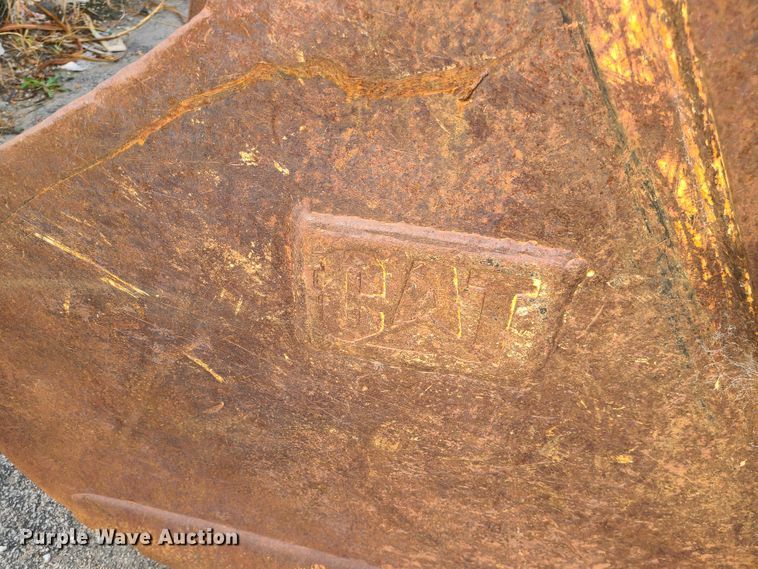 image for item JG9332 Caterpillar  54" excavator bucket