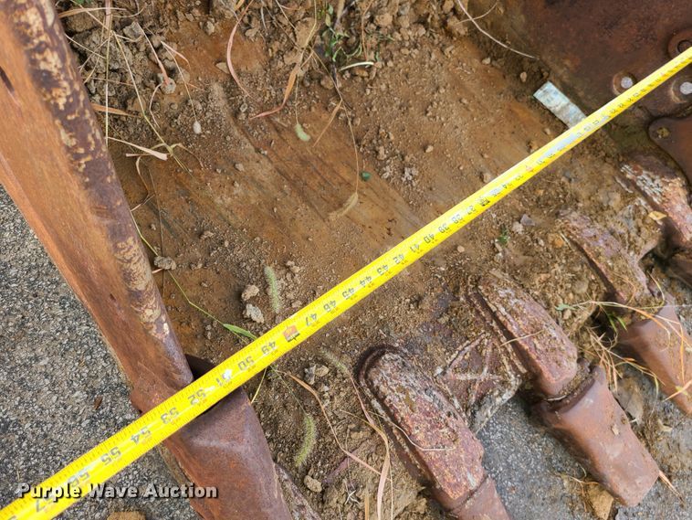 image for item JG9332 Caterpillar  54" excavator bucket