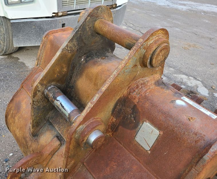 image for item JG9333 49" W Esco excavator bucket