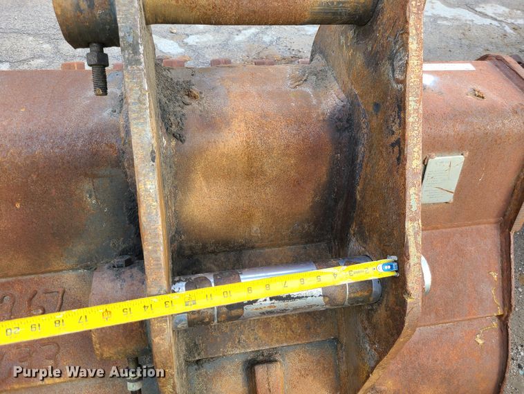 image for item JG9333 49" W Esco excavator bucket