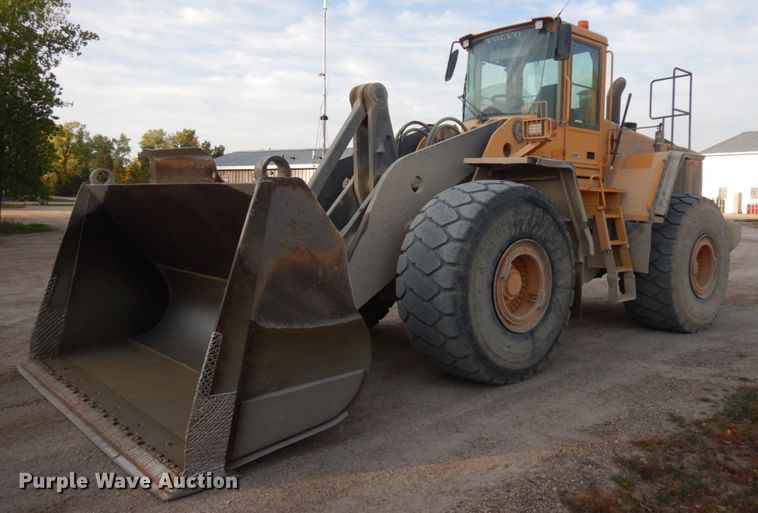 image for item JQ9281 2004 Volvo L220E  wheel loader