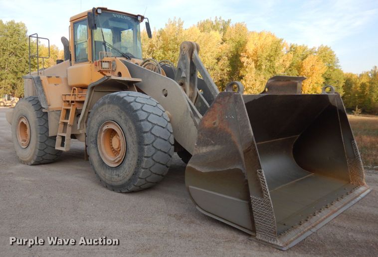 image for item JQ9281 2004 Volvo L220E  wheel loader