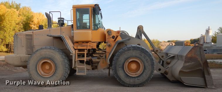 image for item JQ9281 2004 Volvo L220E  wheel loader