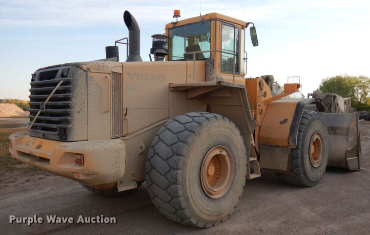 image for item JQ9281 2004 Volvo L220E  wheel loader