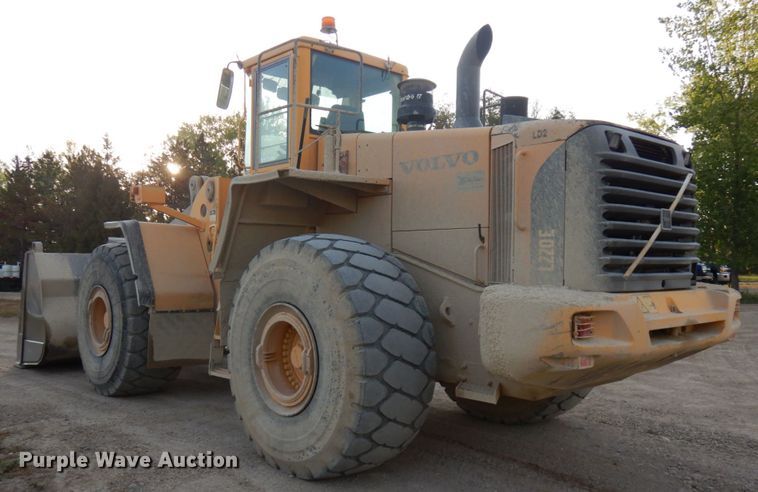 image for item JQ9281 2004 Volvo L220E  wheel loader