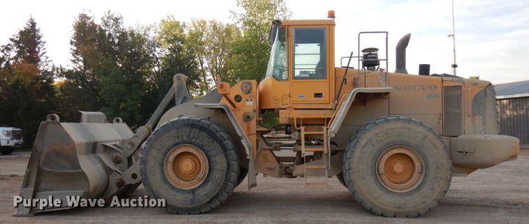 image for item JQ9281 2004 Volvo L220E  wheel loader