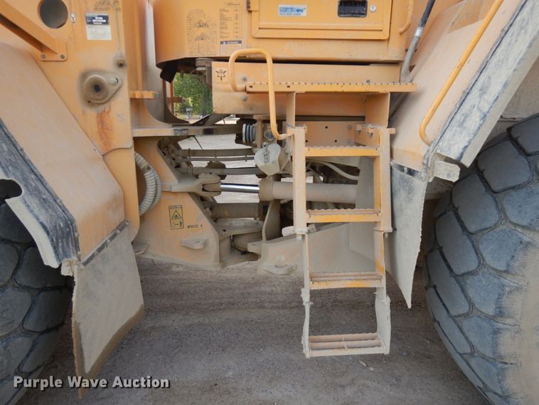 image for item JQ9281 2004 Volvo L220E  wheel loader