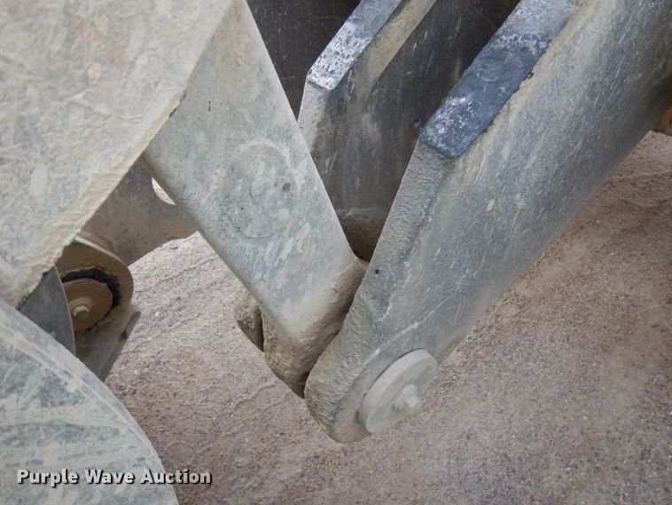 image for item JQ9281 2004 Volvo L220E  wheel loader