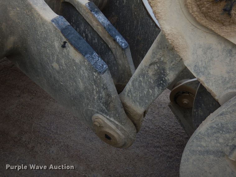 image for item JQ9281 2004 Volvo L220E  wheel loader