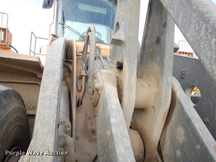 image for item JQ9281 2004 Volvo L220E  wheel loader