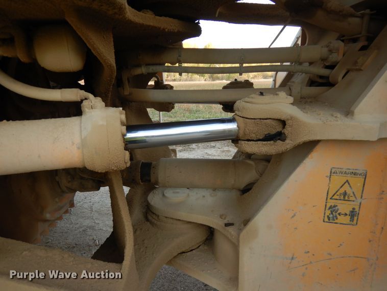 image for item JQ9281 2004 Volvo L220E  wheel loader