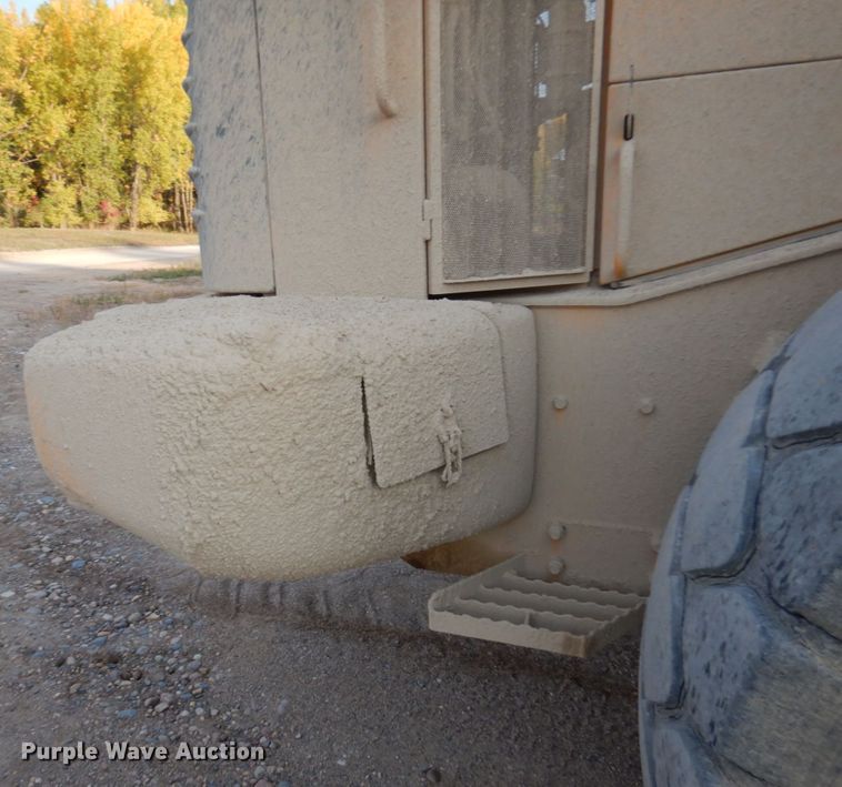 image for item JQ9281 2004 Volvo L220E  wheel loader