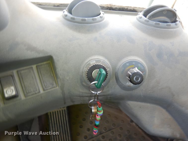 image for item JQ9281 2004 Volvo L220E  wheel loader