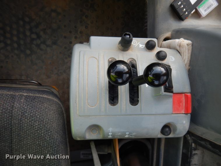 image for item JQ9281 2004 Volvo L220E  wheel loader