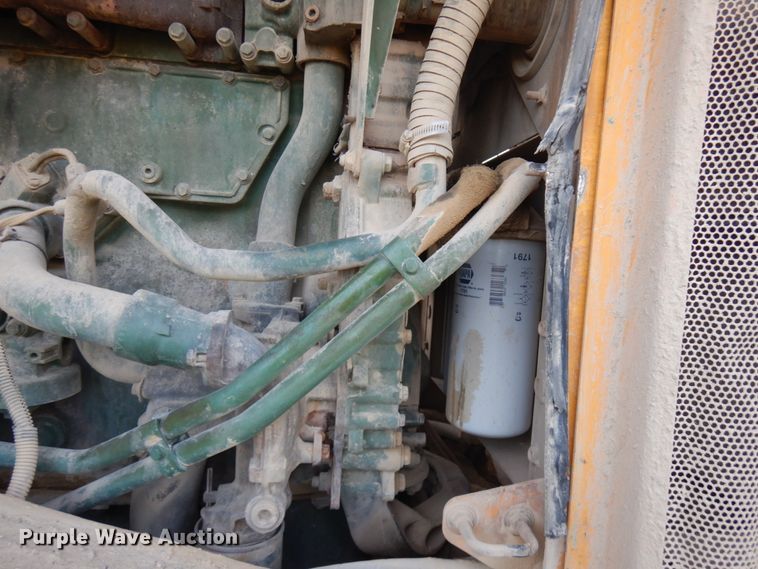 image for item JQ9281 2004 Volvo L220E  wheel loader