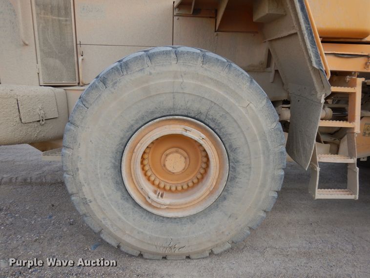 image for item JQ9281 2004 Volvo L220E  wheel loader