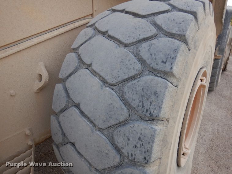 image for item JQ9281 2004 Volvo L220E  wheel loader
