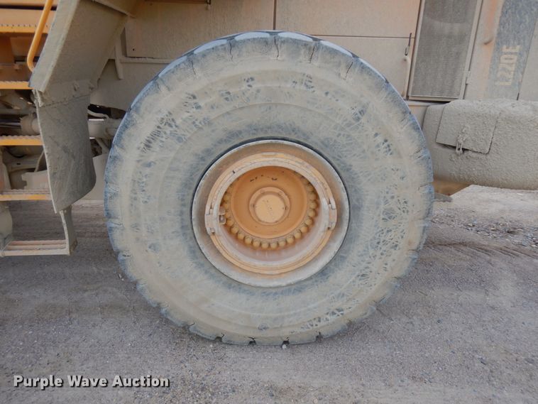 image for item JQ9281 2004 Volvo L220E  wheel loader