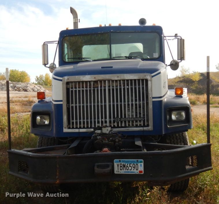 image for item JQ9291 2000 International 5000  ready mix truck