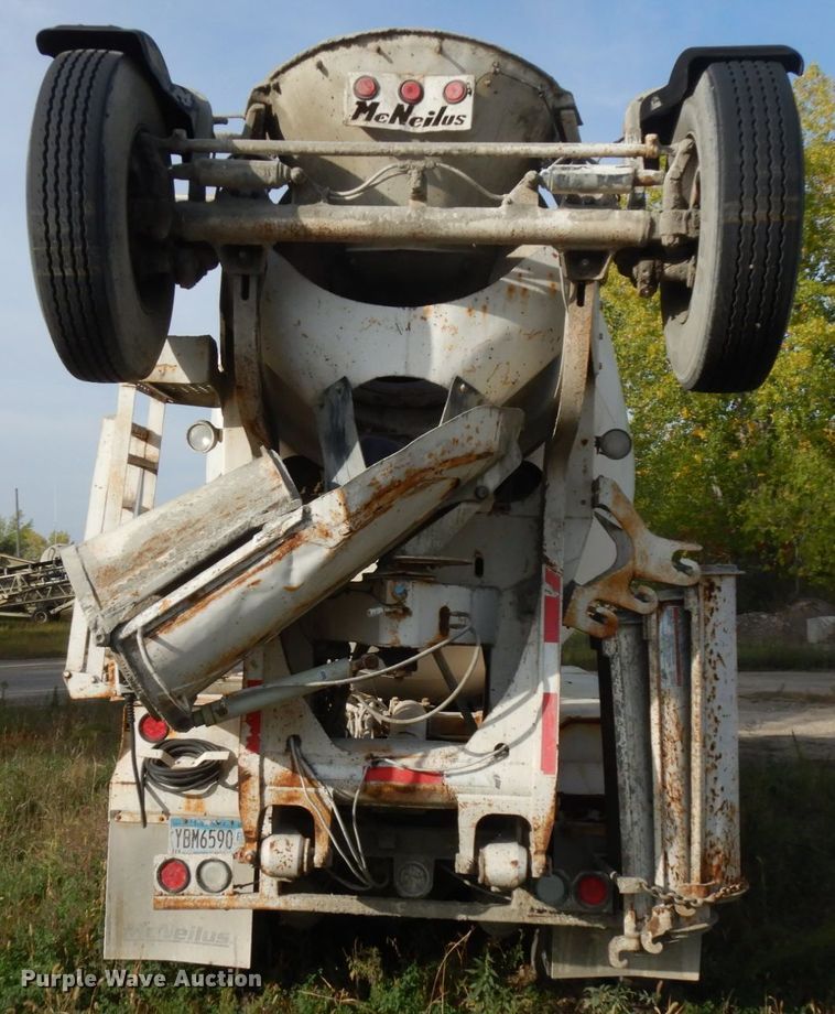 image for item JQ9291 2000 International 5000  ready mix truck