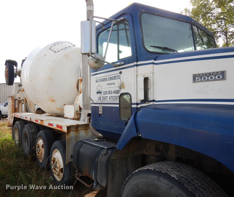 image for item JQ9291 2000 International 5000  ready mix truck