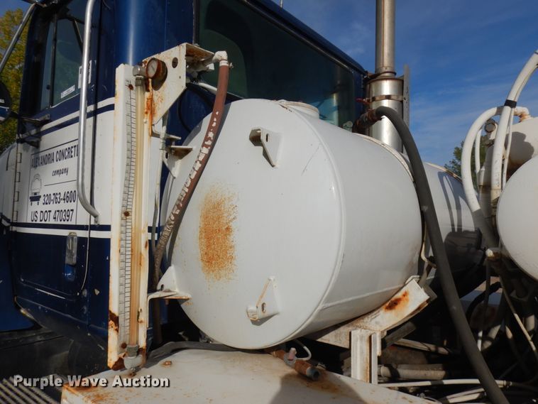 image for item JQ9291 2000 International 5000  ready mix truck