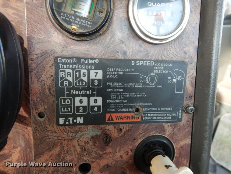 image for item JQ9291 2000 International 5000  ready mix truck