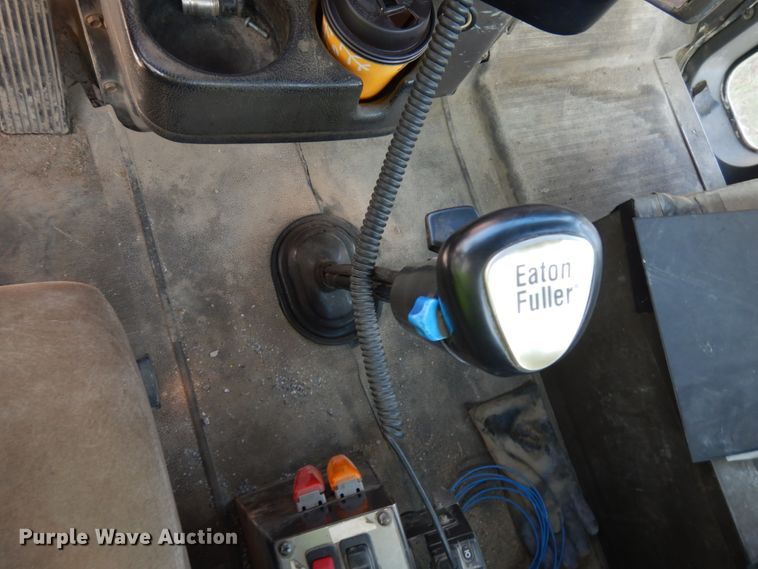 image for item JQ9291 2000 International 5000  ready mix truck